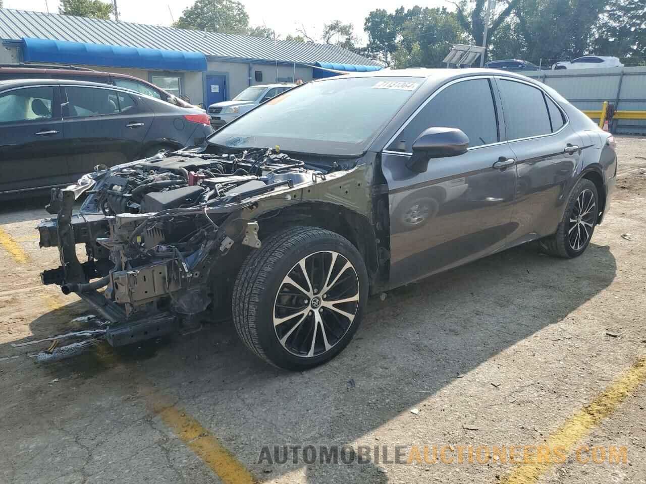 4T1B11HK5JU071041 TOYOTA CAMRY 2018