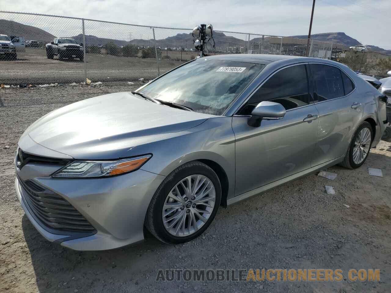 4T1B11HK5JU076823 TOYOTA CAMRY 2018