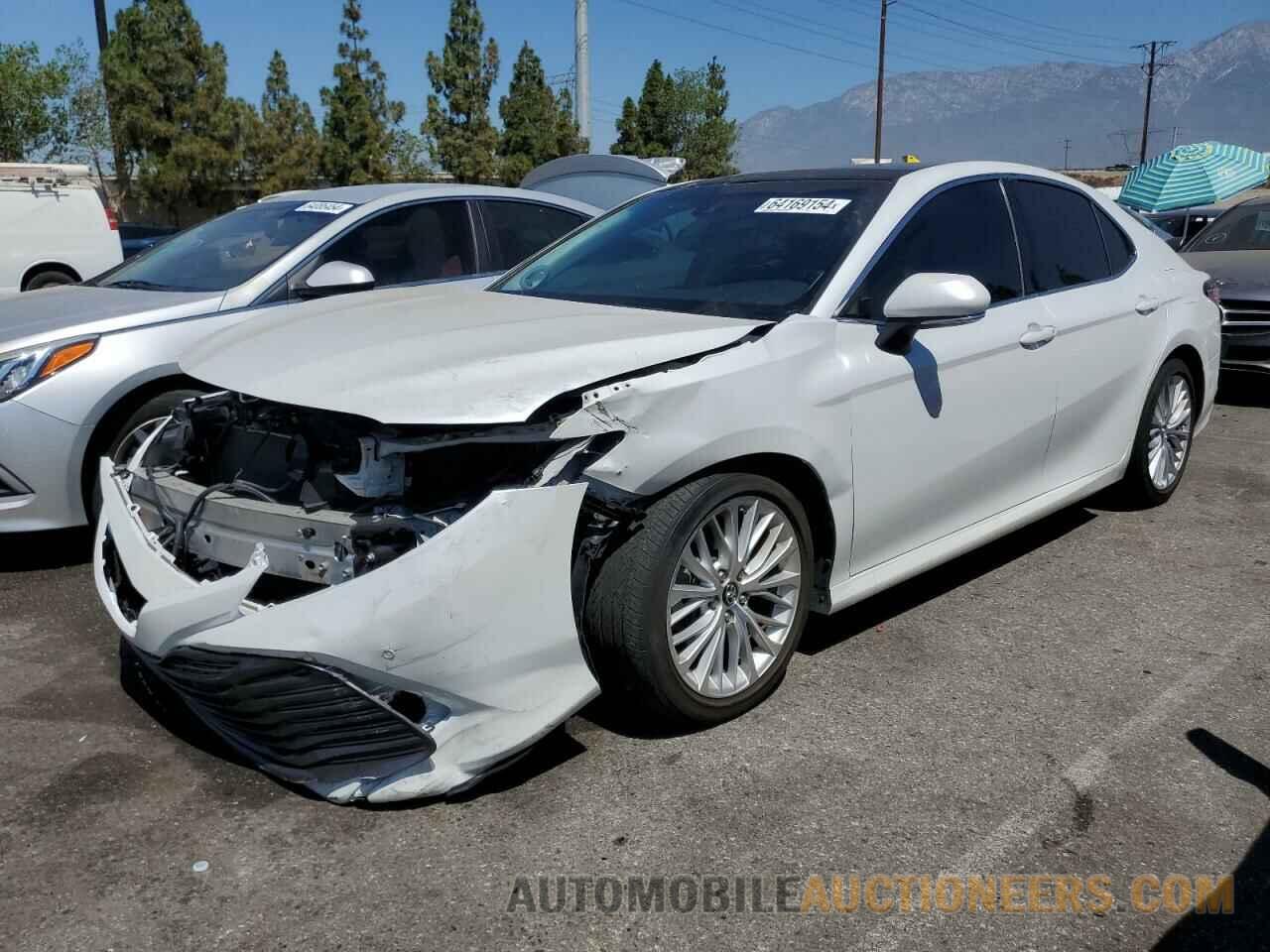 4T1B11HK5JU077289 TOYOTA CAMRY 2018