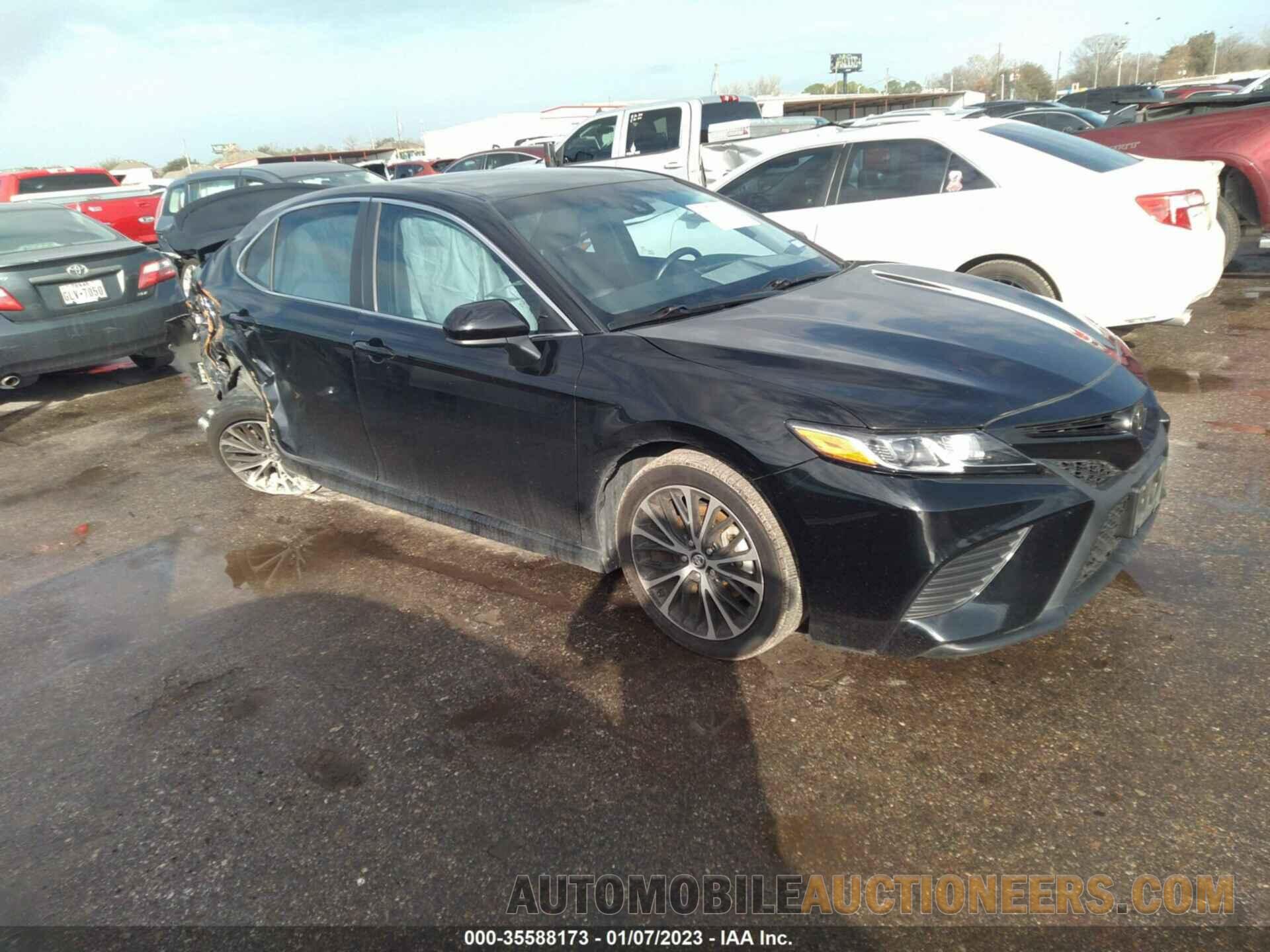 4T1B11HK5JU077504 TOYOTA CAMRY 2018