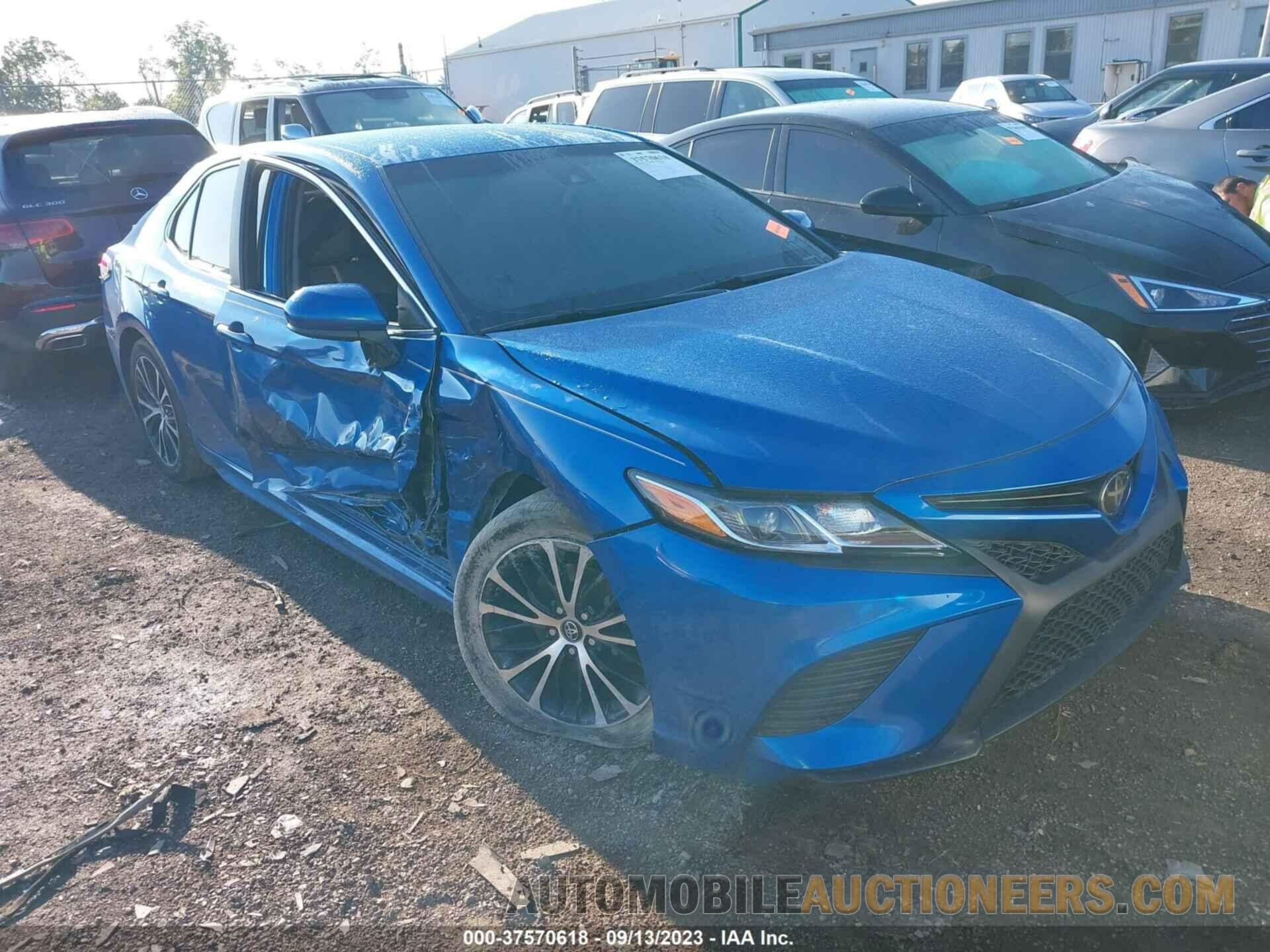 4T1B11HK5JU078619 TOYOTA CAMRY 2018