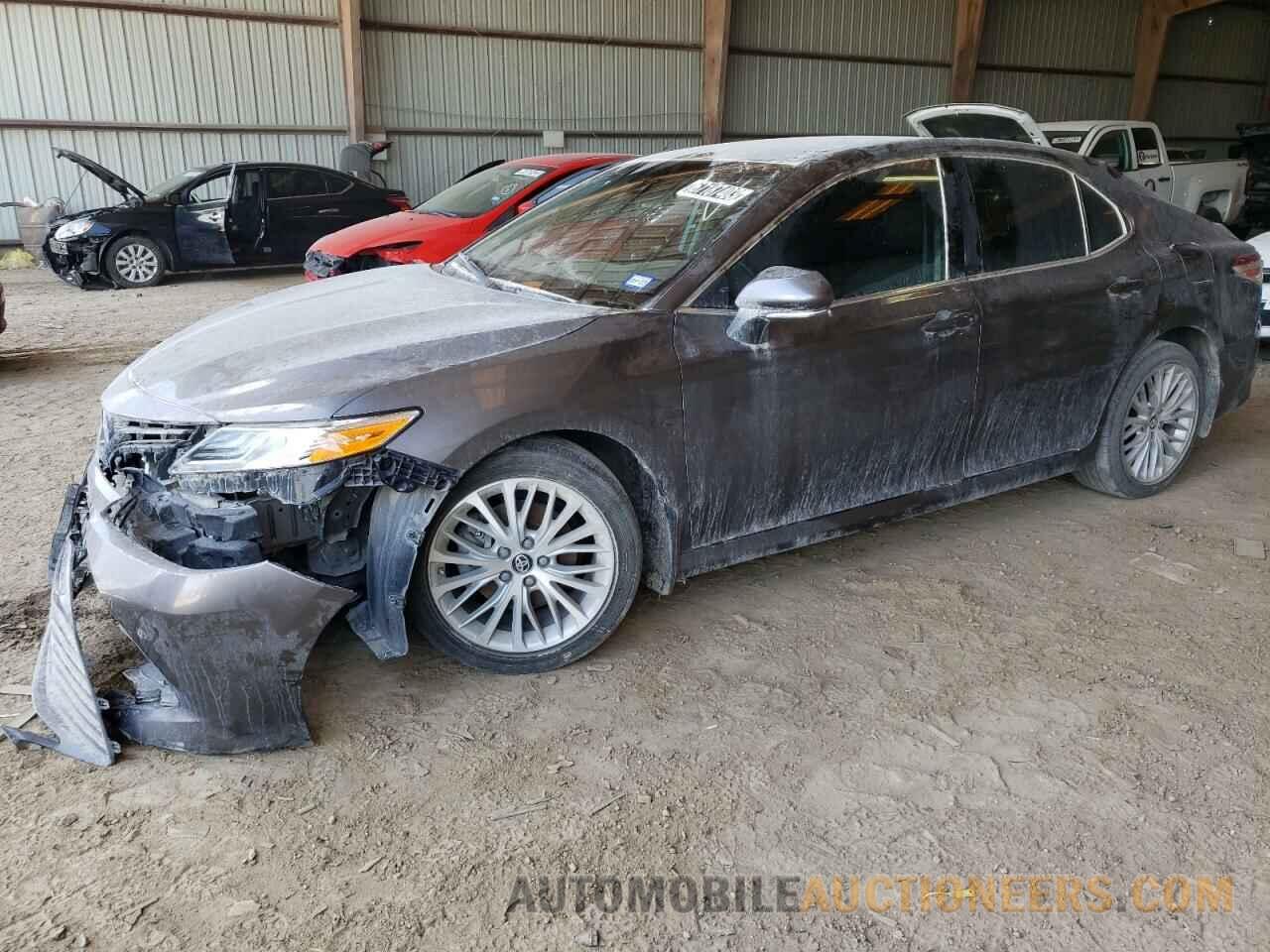 4T1B11HK5JU080189 TOYOTA CAMRY 2018