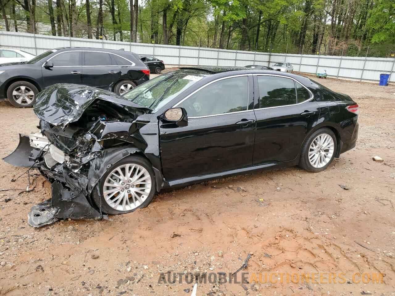 4T1B11HK5JU081701 TOYOTA CAMRY 2018