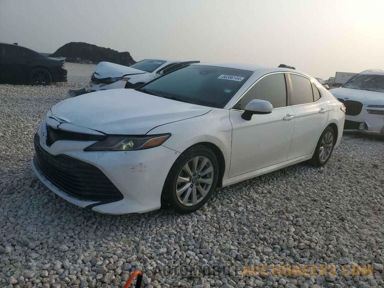 4T1B11HK5JU086302 TOYOTA CAMRY 2018