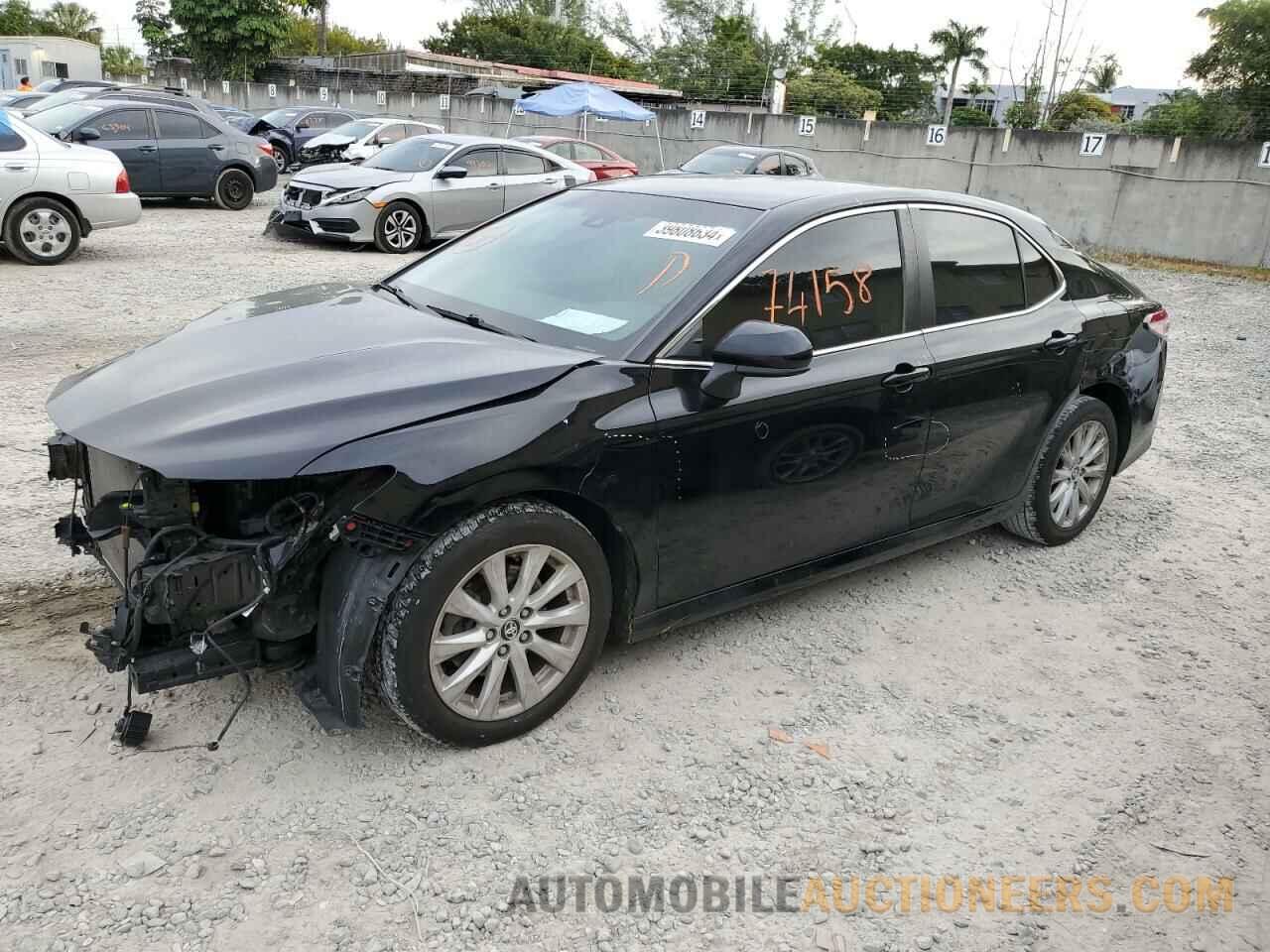 4T1B11HK5JU091208 TOYOTA CAMRY 2018