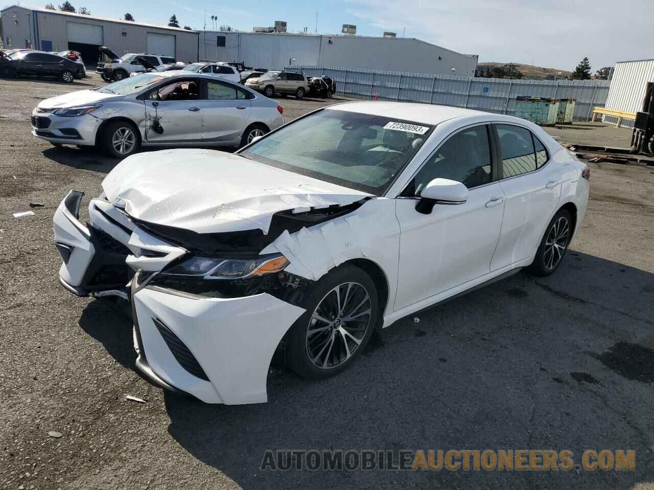 4T1B11HK5JU091404 TOYOTA CAMRY 2018