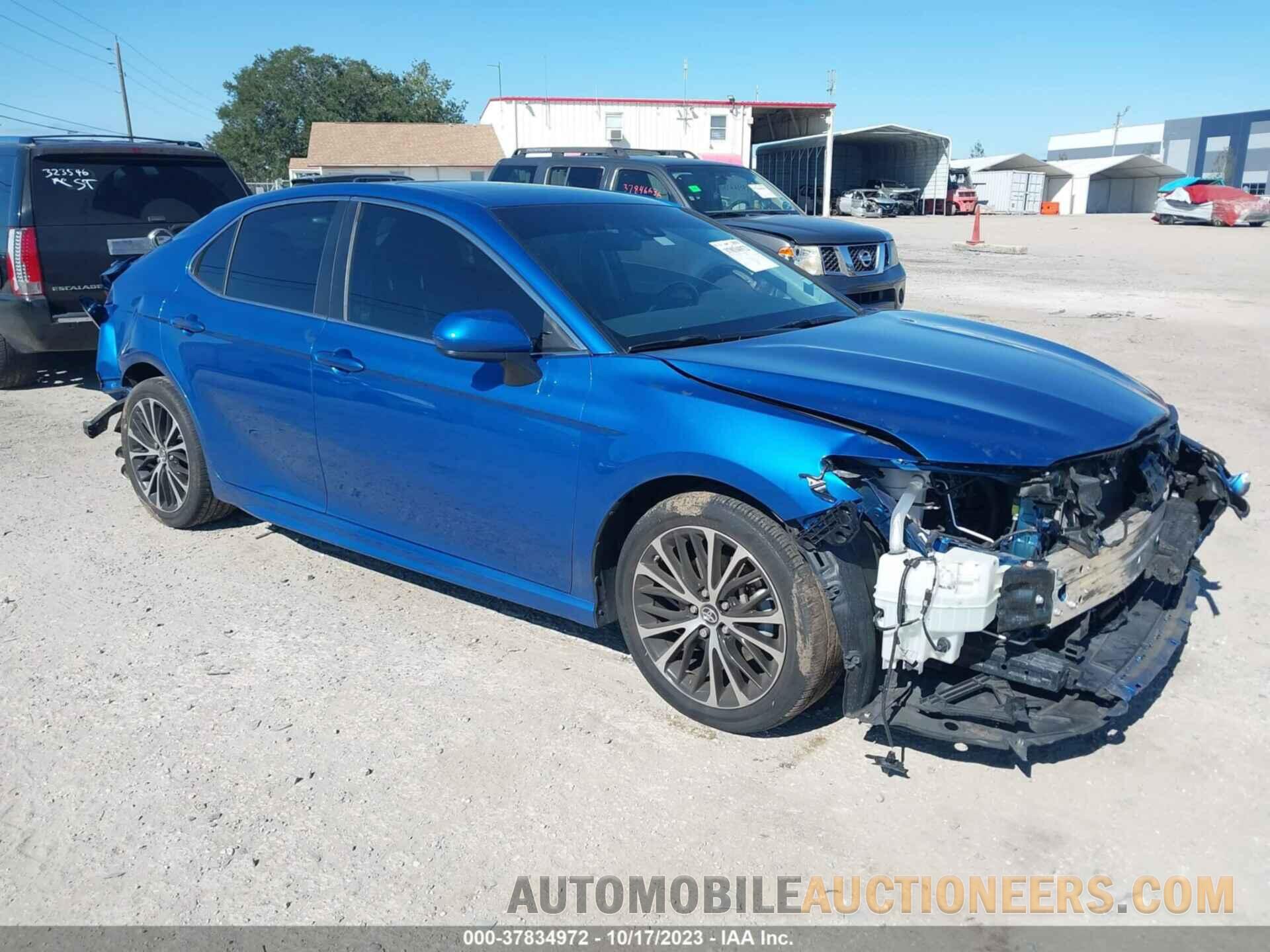 4T1B11HK5JU092357 TOYOTA CAMRY 2018