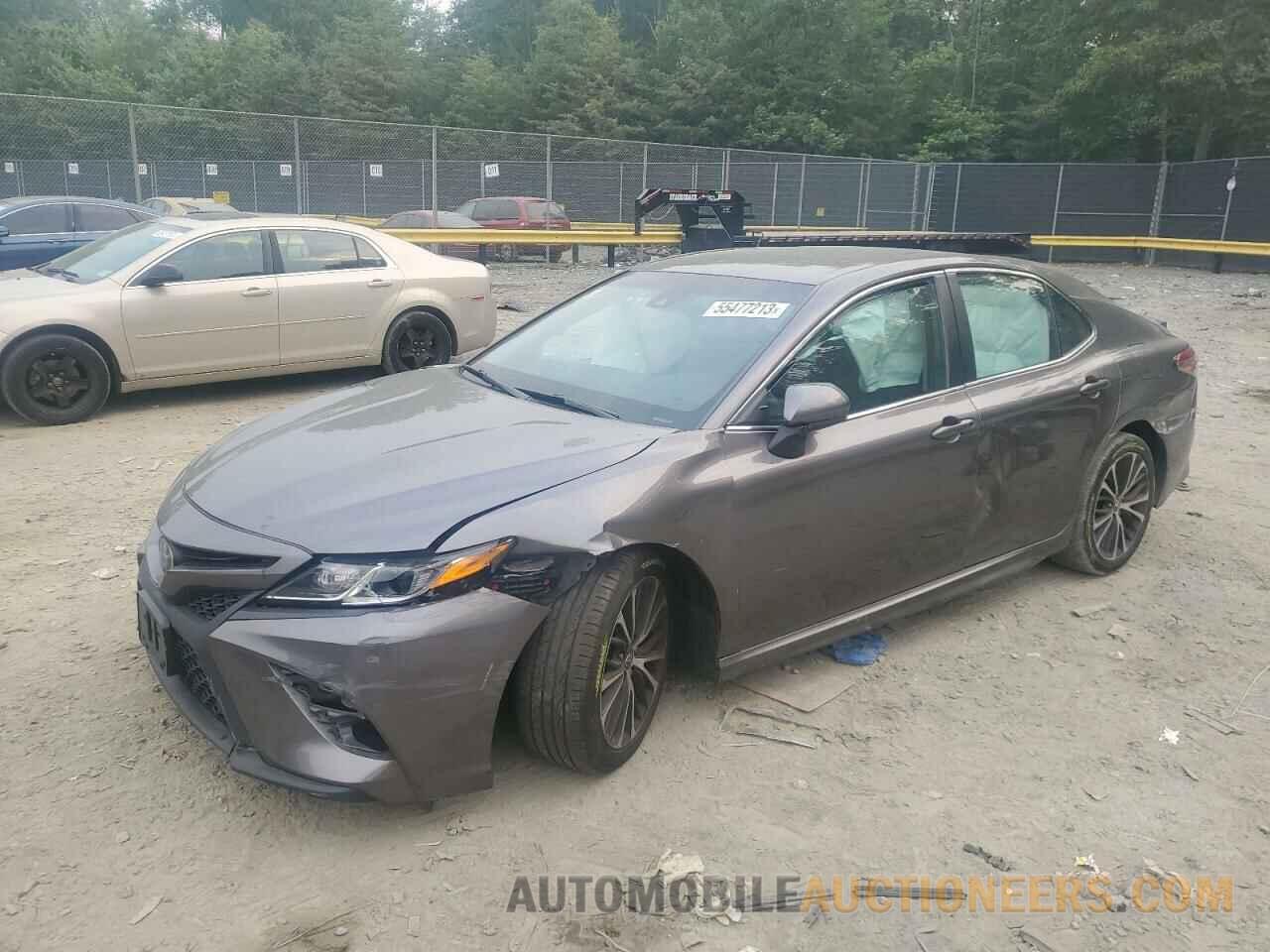 4T1B11HK5JU092617 TOYOTA CAMRY 2018