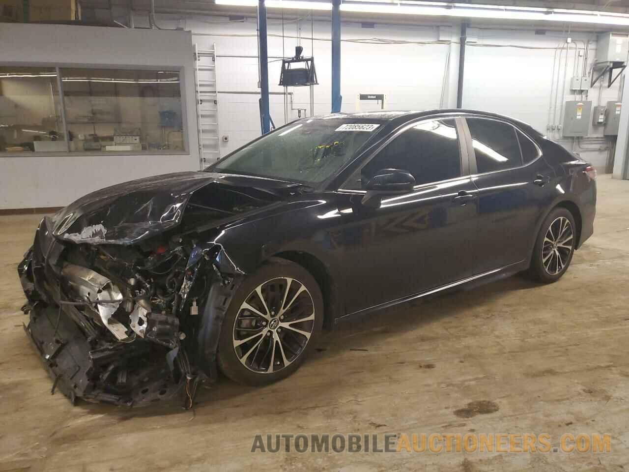 4T1B11HK5JU094450 TOYOTA CAMRY 2018