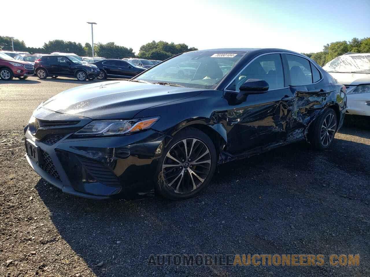 4T1B11HK5JU094660 TOYOTA CAMRY 2018