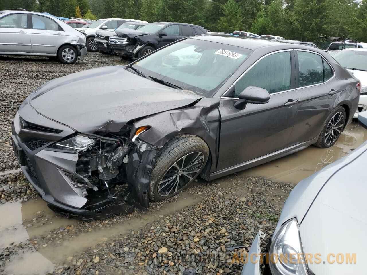 4T1B11HK5JU094903 TOYOTA CAMRY 2018