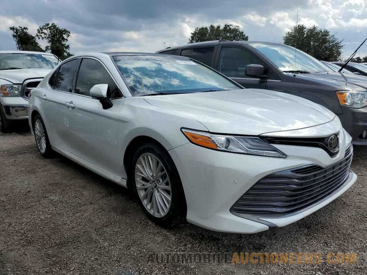 4T1B11HK5JU097980 TOYOTA CAMRY 2018