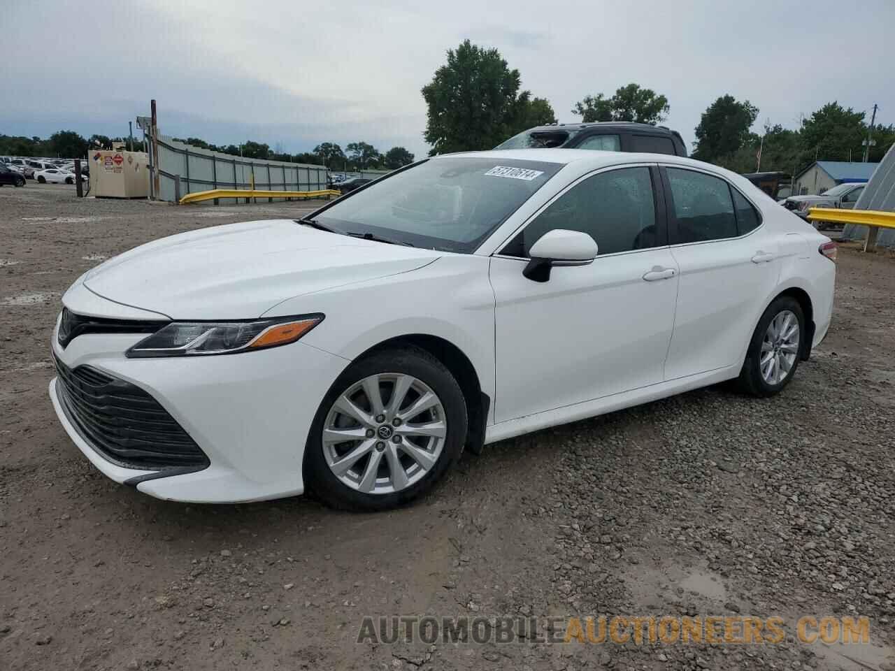 4T1B11HK5JU098515 TOYOTA CAMRY 2018