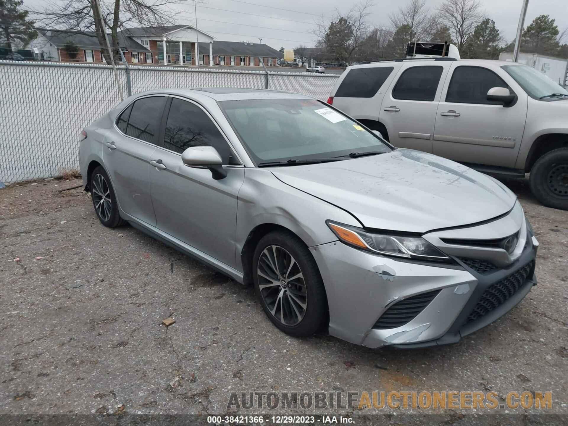 4T1B11HK5JU100635 TOYOTA CAMRY 2018