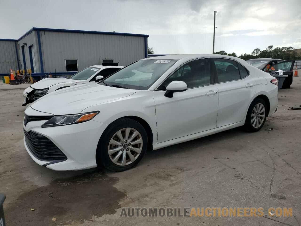 4T1B11HK5JU101588 TOYOTA CAMRY 2018