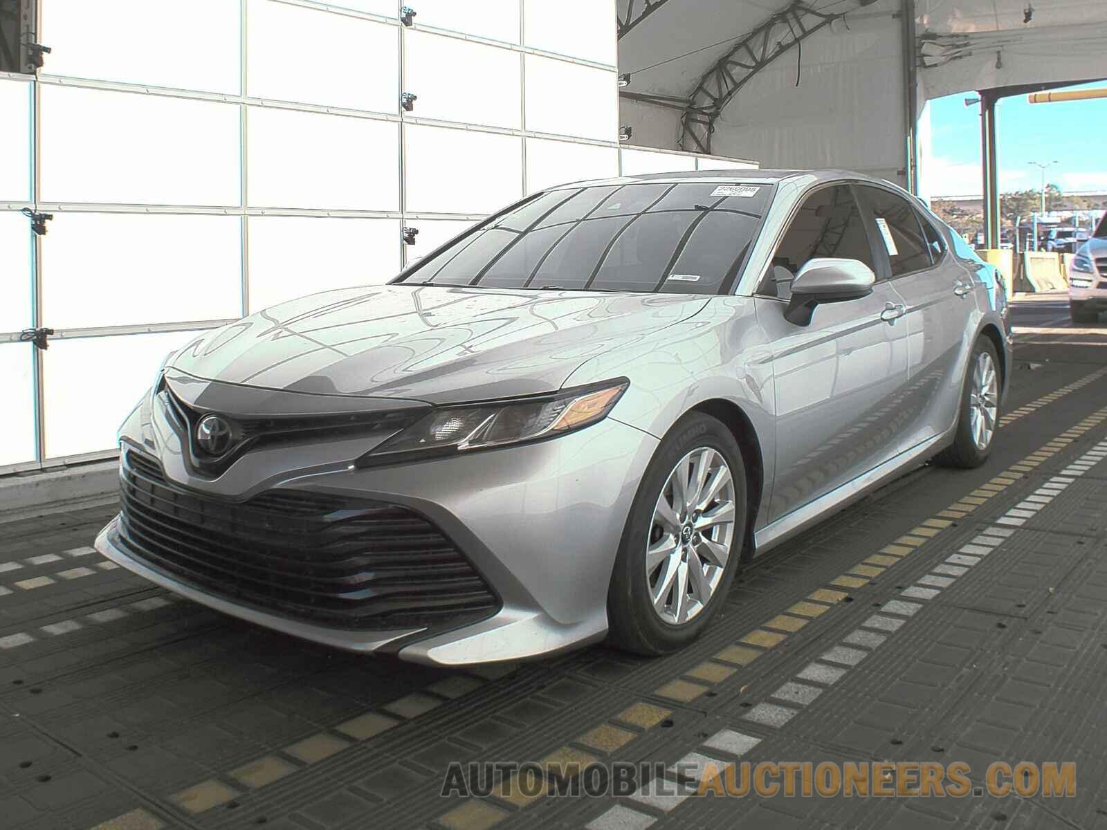 4T1B11HK5JU103003 Toyota Camry 2018