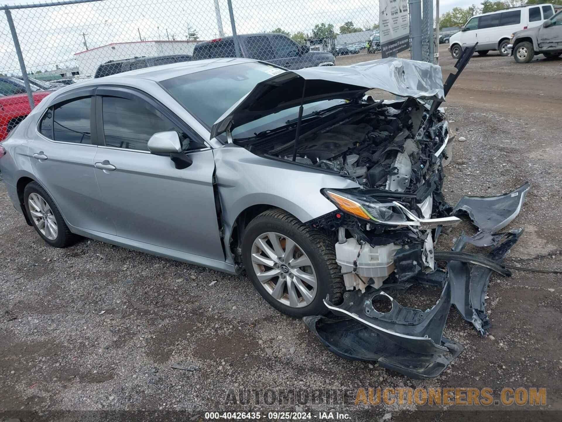 4T1B11HK5JU103048 TOYOTA CAMRY 2018