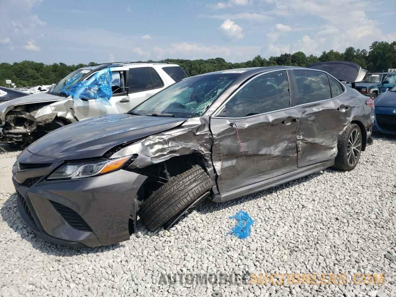 4T1B11HK5JU103454 TOYOTA CAMRY 2018