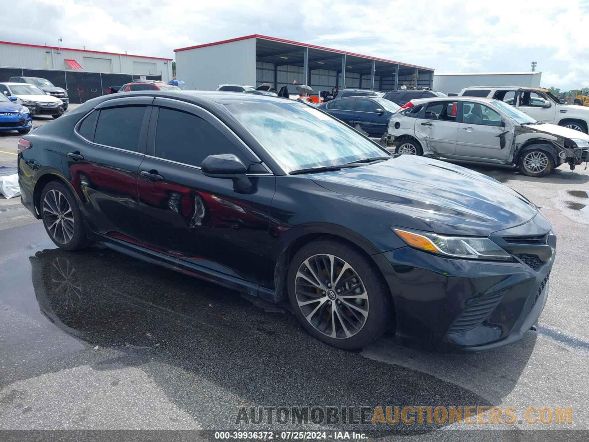 4T1B11HK5JU104782 TOYOTA CAMRY 2018