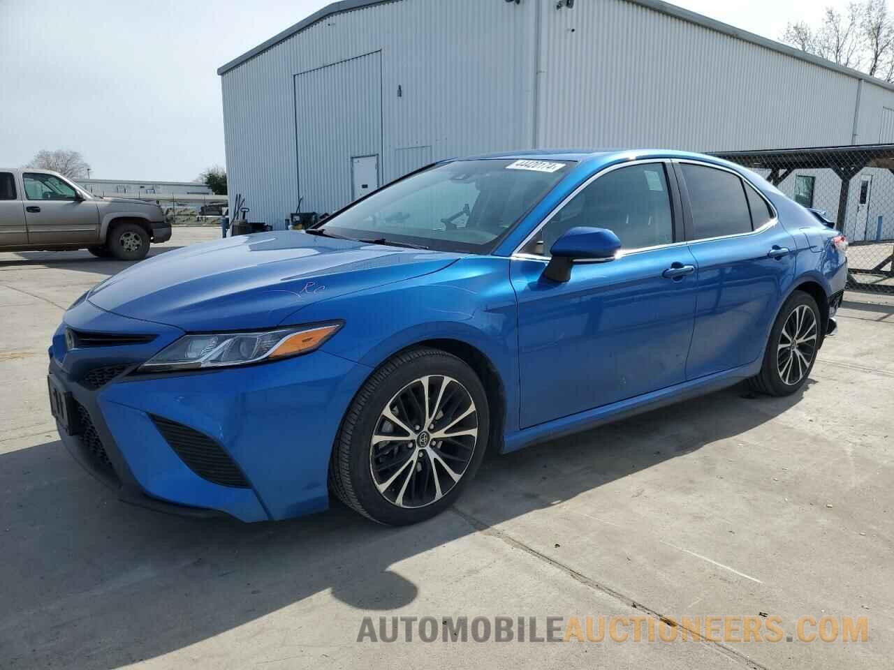 4T1B11HK5JU109416 TOYOTA CAMRY 2018