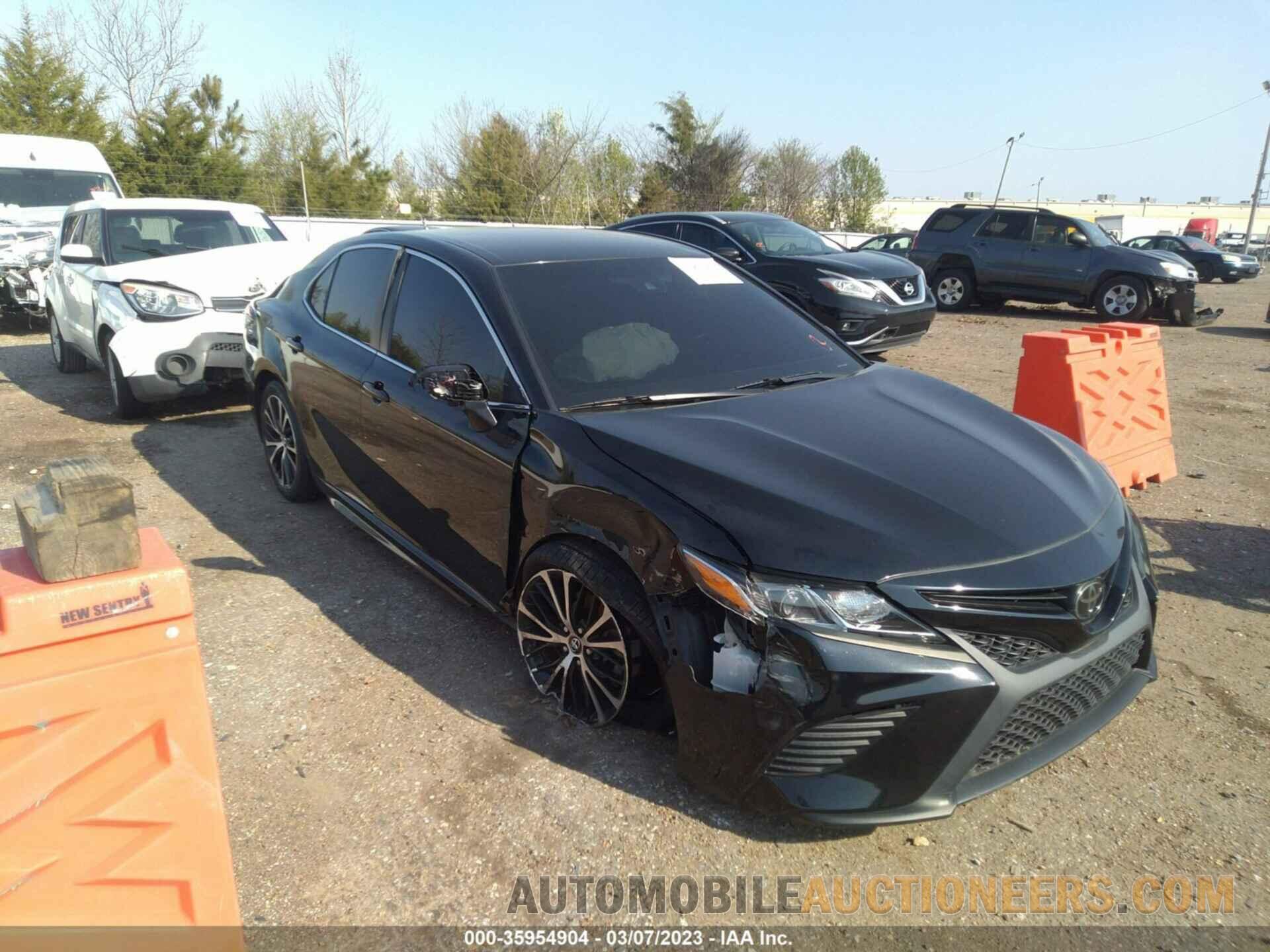 4T1B11HK5JU110758 TOYOTA CAMRY 2018