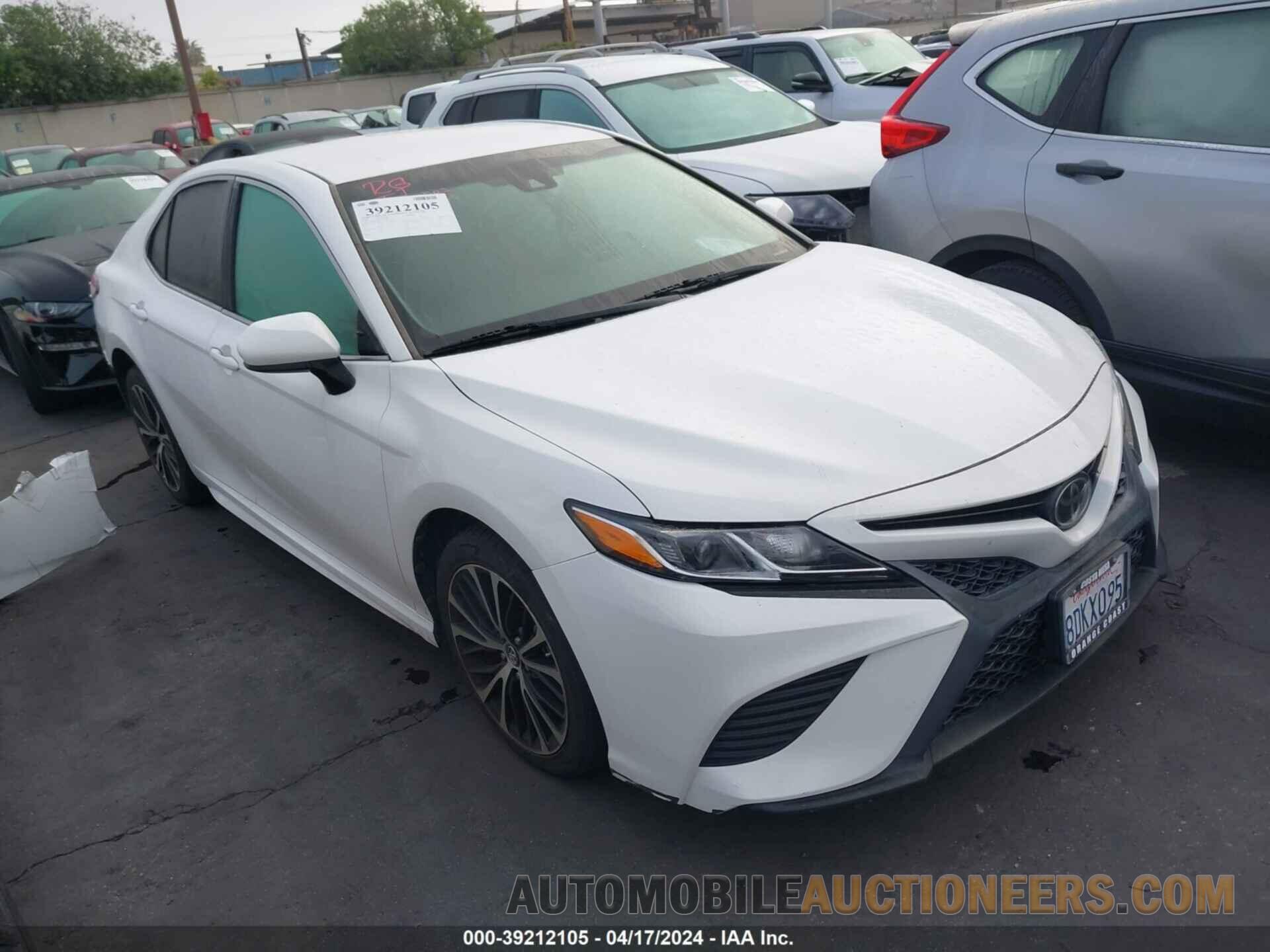 4T1B11HK5JU113109 TOYOTA CAMRY 2018