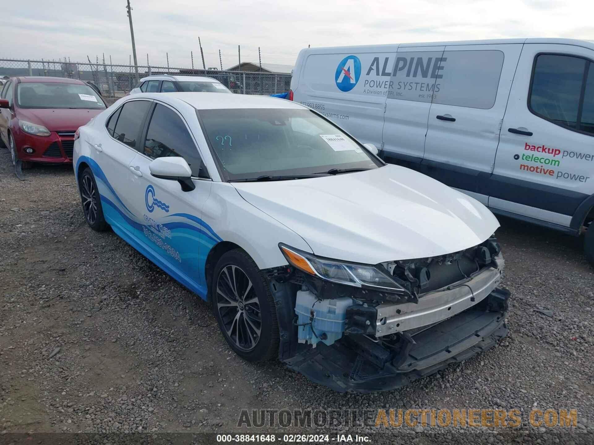 4T1B11HK5JU114552 TOYOTA CAMRY 2018