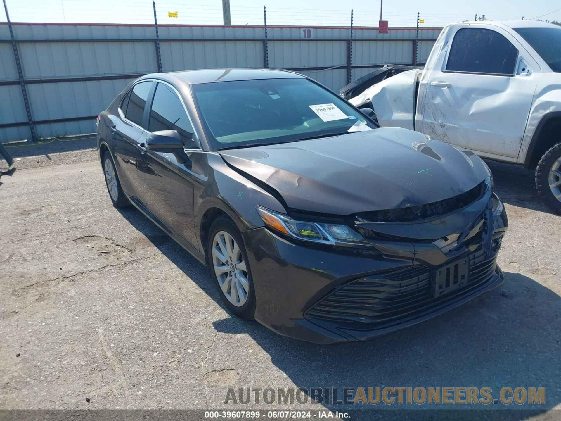 4T1B11HK5JU116737 TOYOTA CAMRY 2018