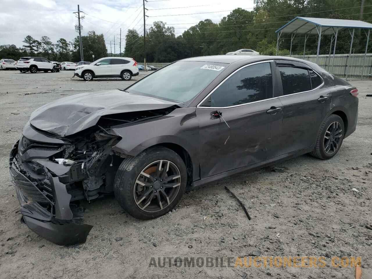 4T1B11HK5JU117564 TOYOTA CAMRY 2018