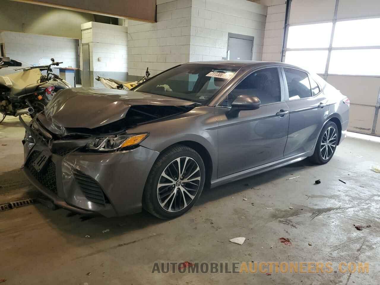 4T1B11HK5JU119878 TOYOTA CAMRY 2018