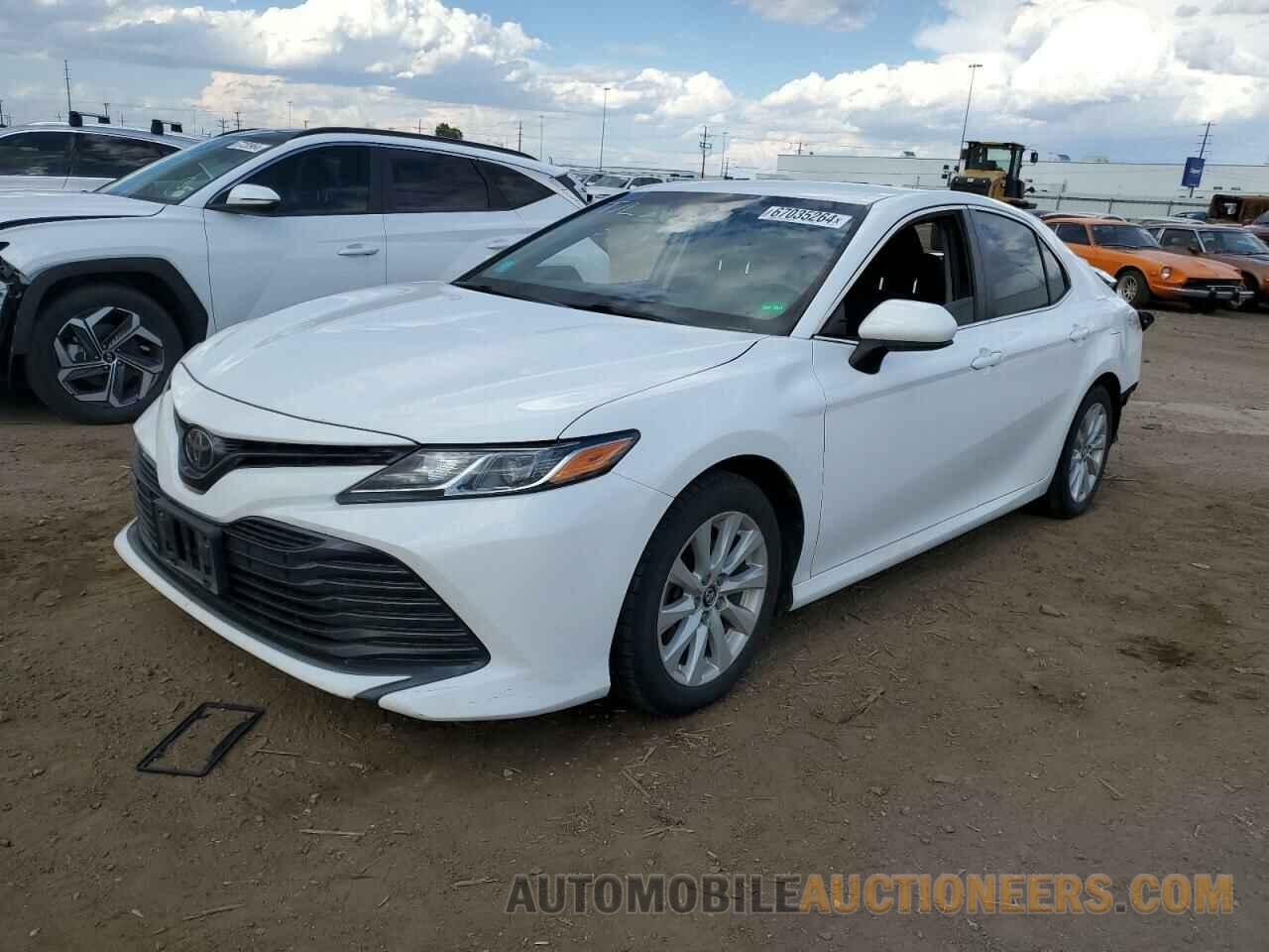 4T1B11HK5JU121887 TOYOTA CAMRY 2018