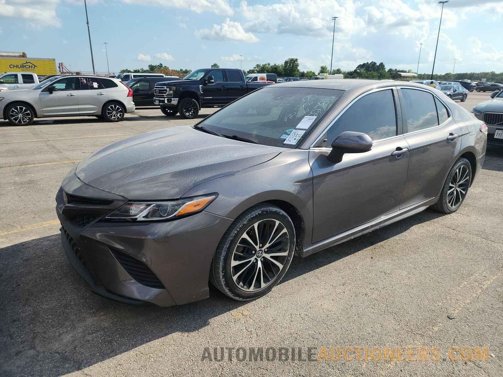 4T1B11HK5JU122781 Toyota Camry 2018