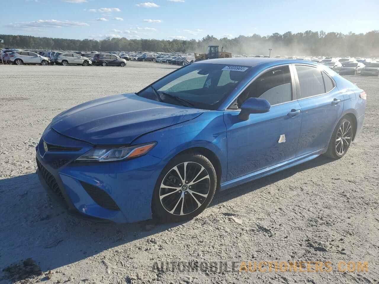 4T1B11HK5JU124420 TOYOTA CAMRY 2018