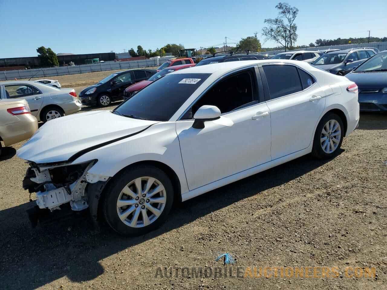 4T1B11HK5JU126183 TOYOTA CAMRY 2018