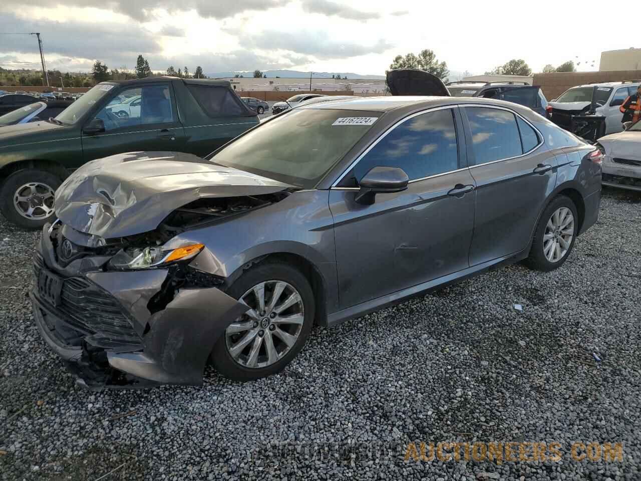 4T1B11HK5JU126510 TOYOTA CAMRY 2018