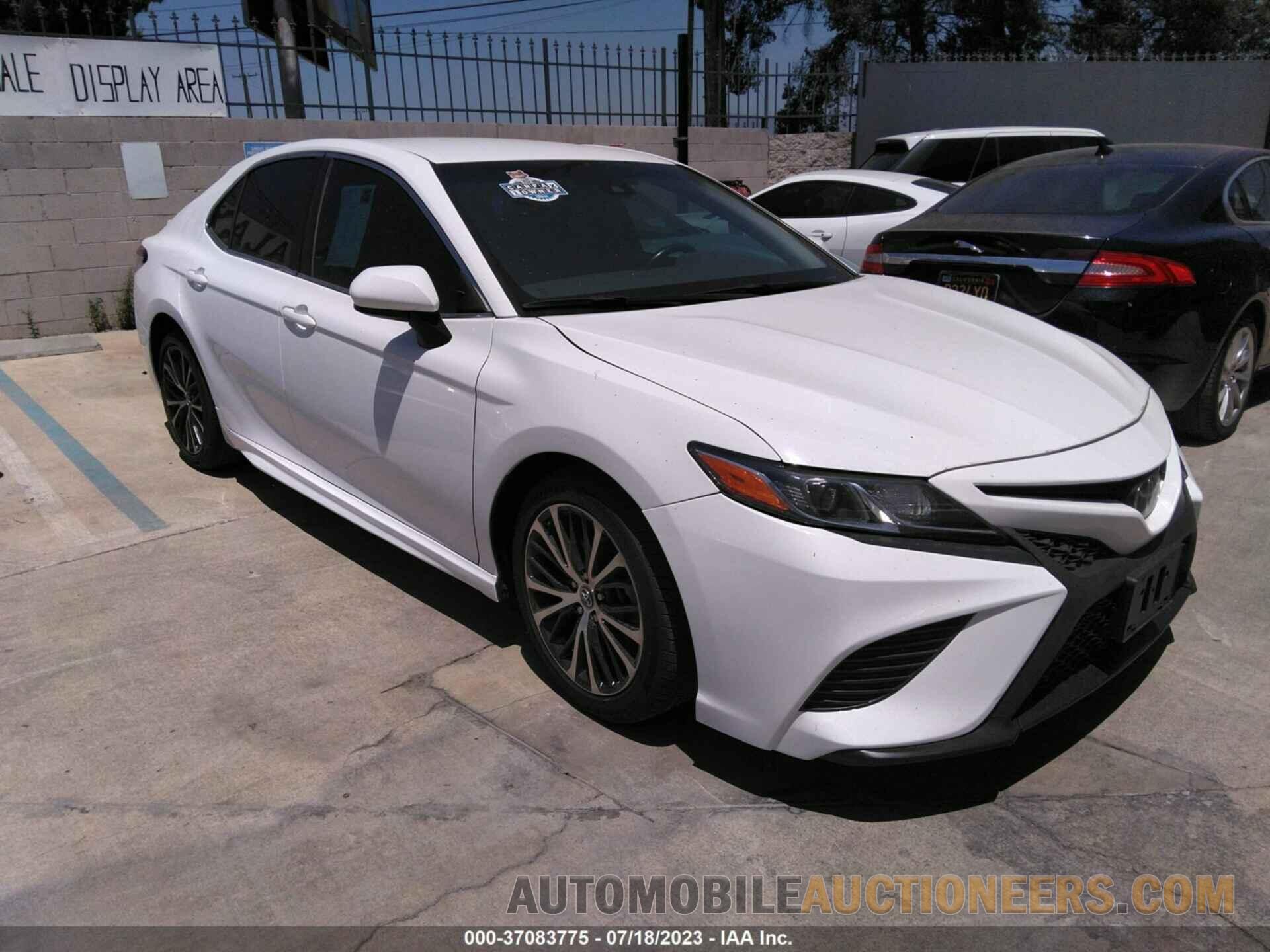 4T1B11HK5JU128094 TOYOTA CAMRY 2018