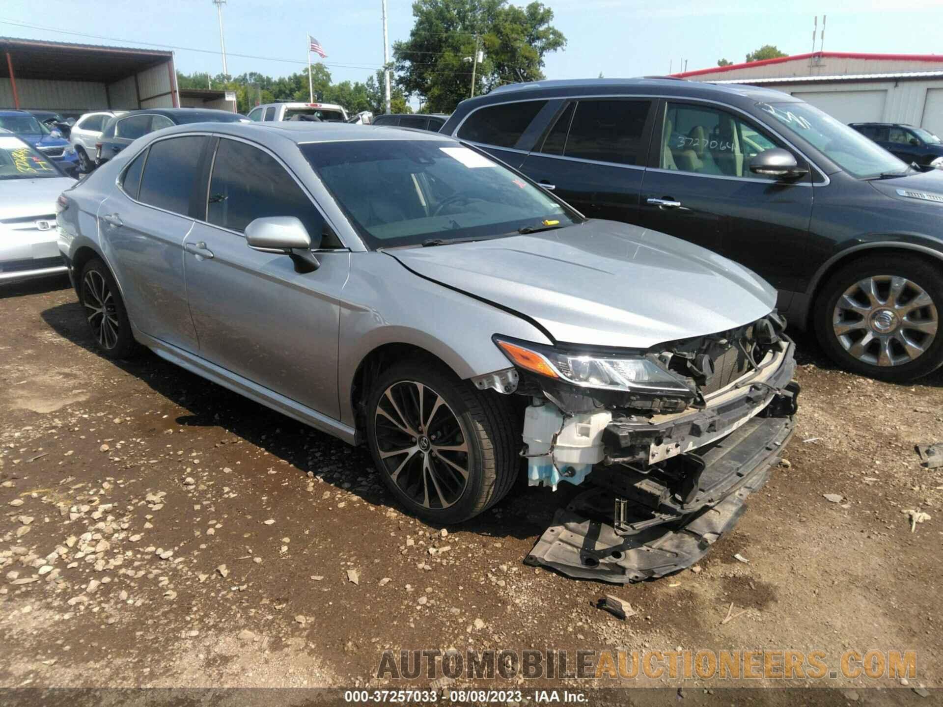 4T1B11HK5JU129875 TOYOTA CAMRY 2018