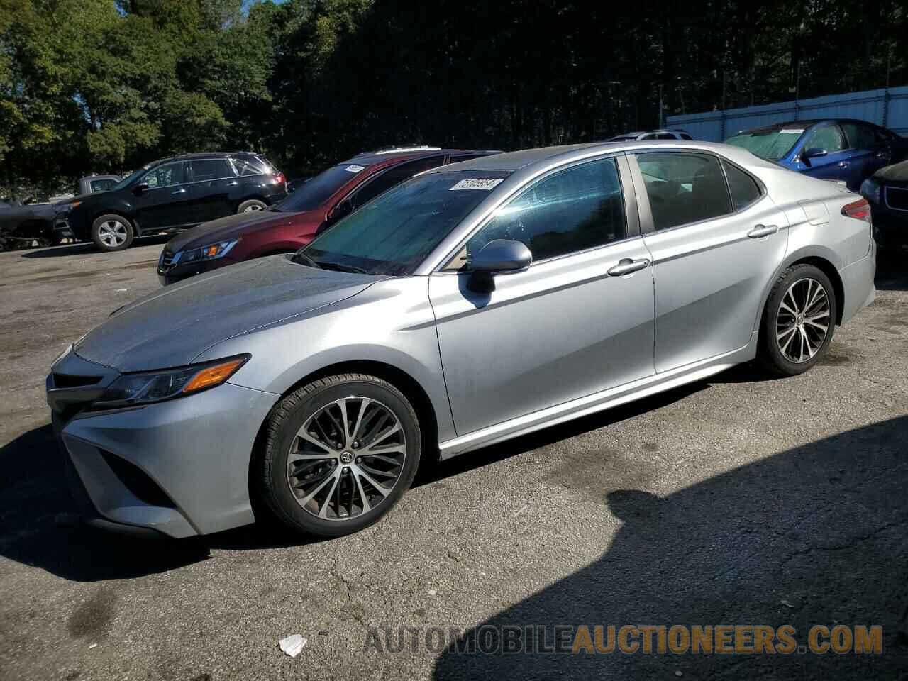 4T1B11HK5JU133120 TOYOTA CAMRY 2018