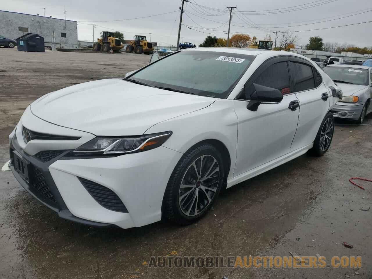 4T1B11HK5JU135966 TOYOTA CAMRY 2018