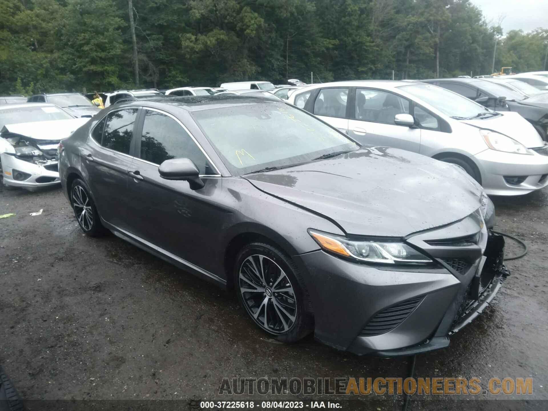 4T1B11HK5JU136910 TOYOTA CAMRY 2018