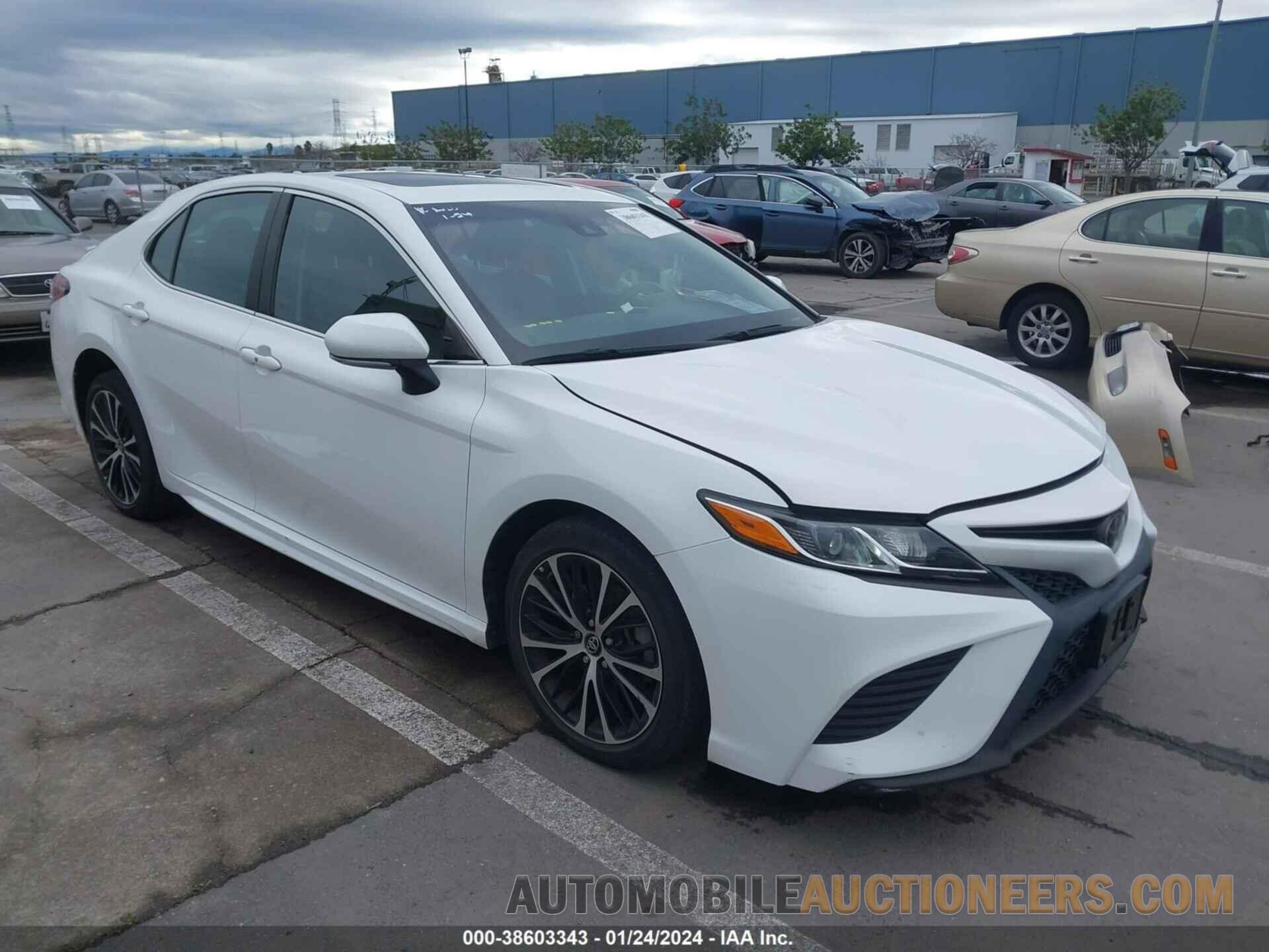 4T1B11HK5JU137846 TOYOTA CAMRY 2018