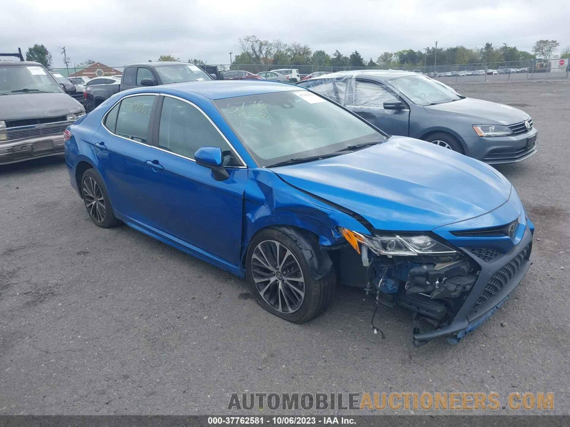 4T1B11HK5JU139595 TOYOTA CAMRY 2018