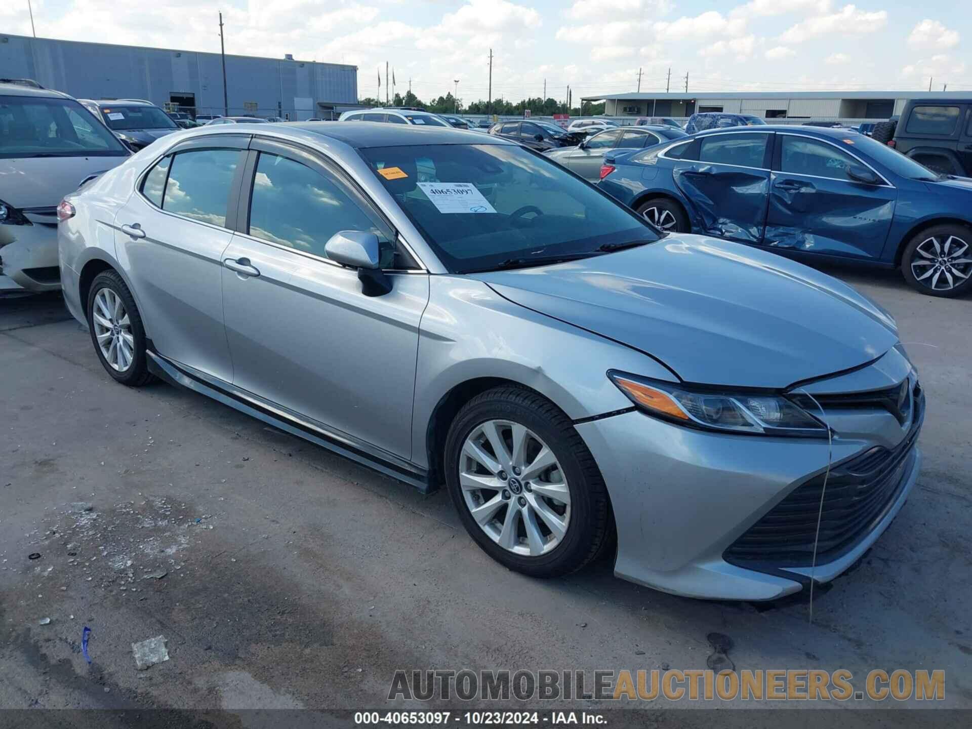 4T1B11HK5JU141668 TOYOTA CAMRY 2018