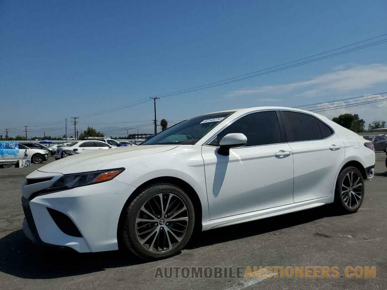 4T1B11HK5JU143050 TOYOTA CAMRY 2018