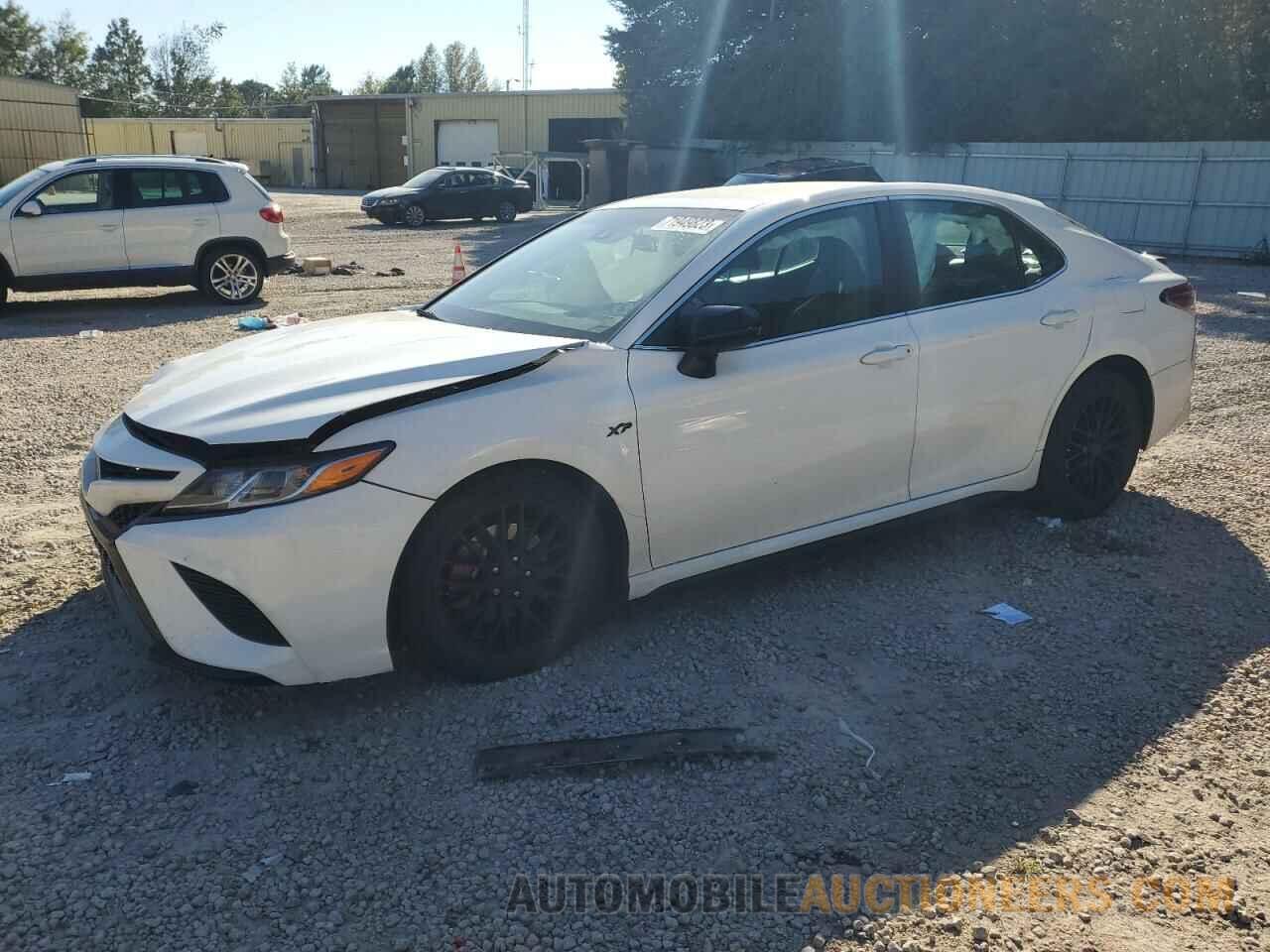 4T1B11HK5JU143937 TOYOTA CAMRY 2018