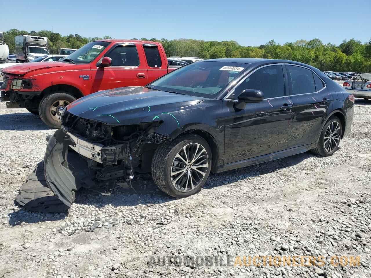 4T1B11HK5JU144134 TOYOTA CAMRY 2018