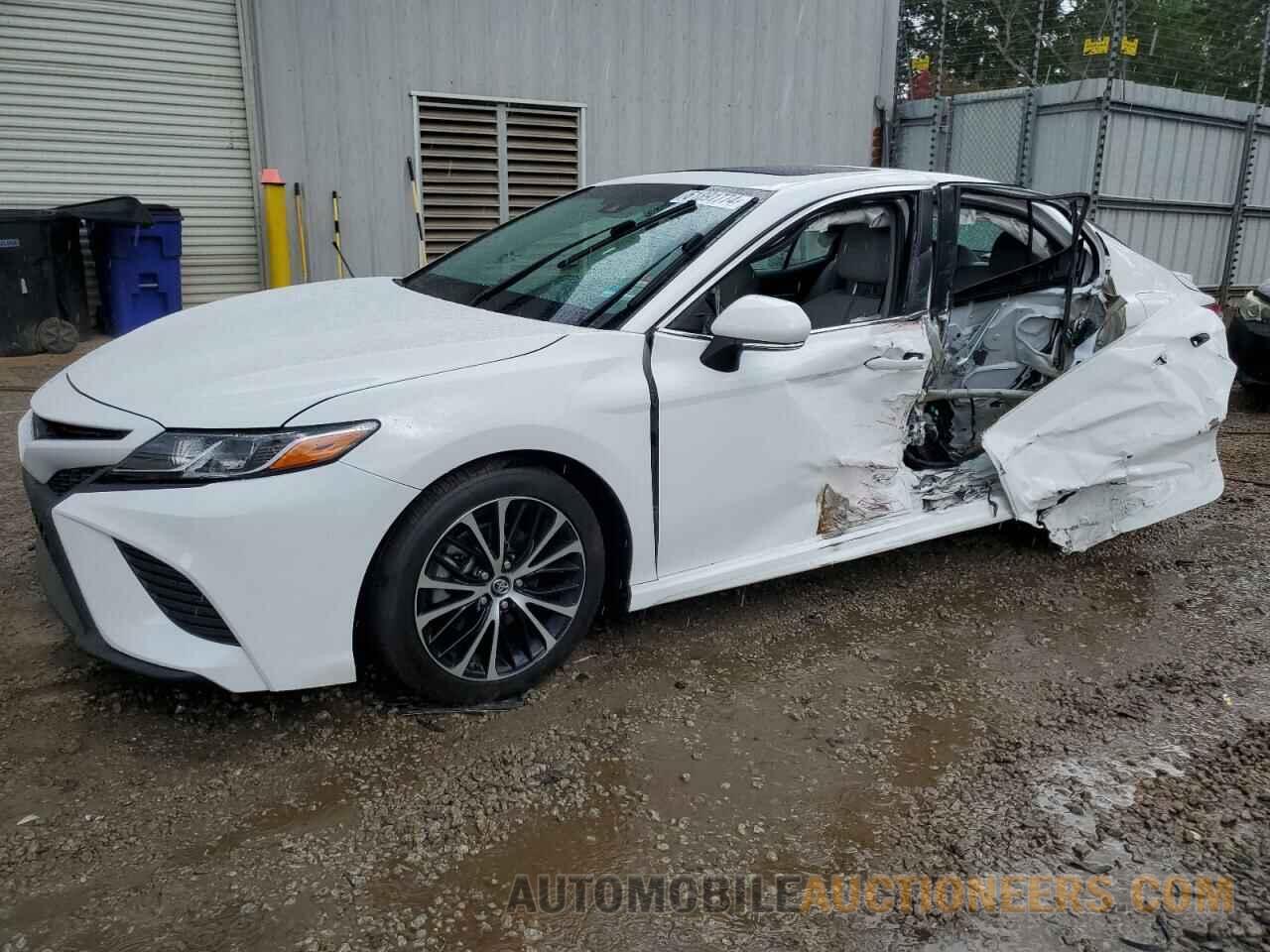 4T1B11HK5JU147292 TOYOTA CAMRY 2018