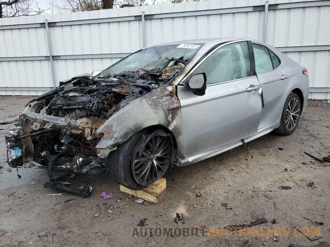 4T1B11HK5JU147552 TOYOTA CAMRY 2018