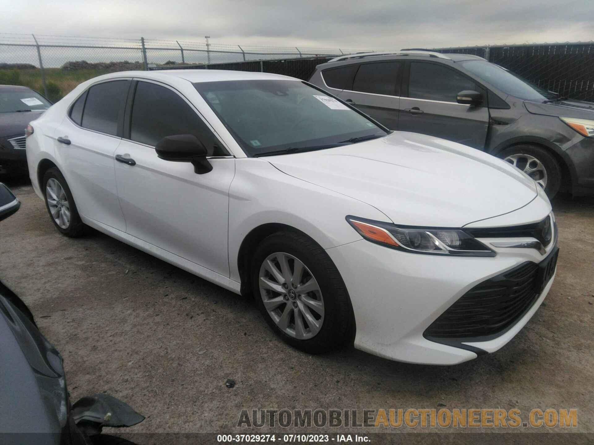 4T1B11HK5JU149401 TOYOTA CAMRY 2018