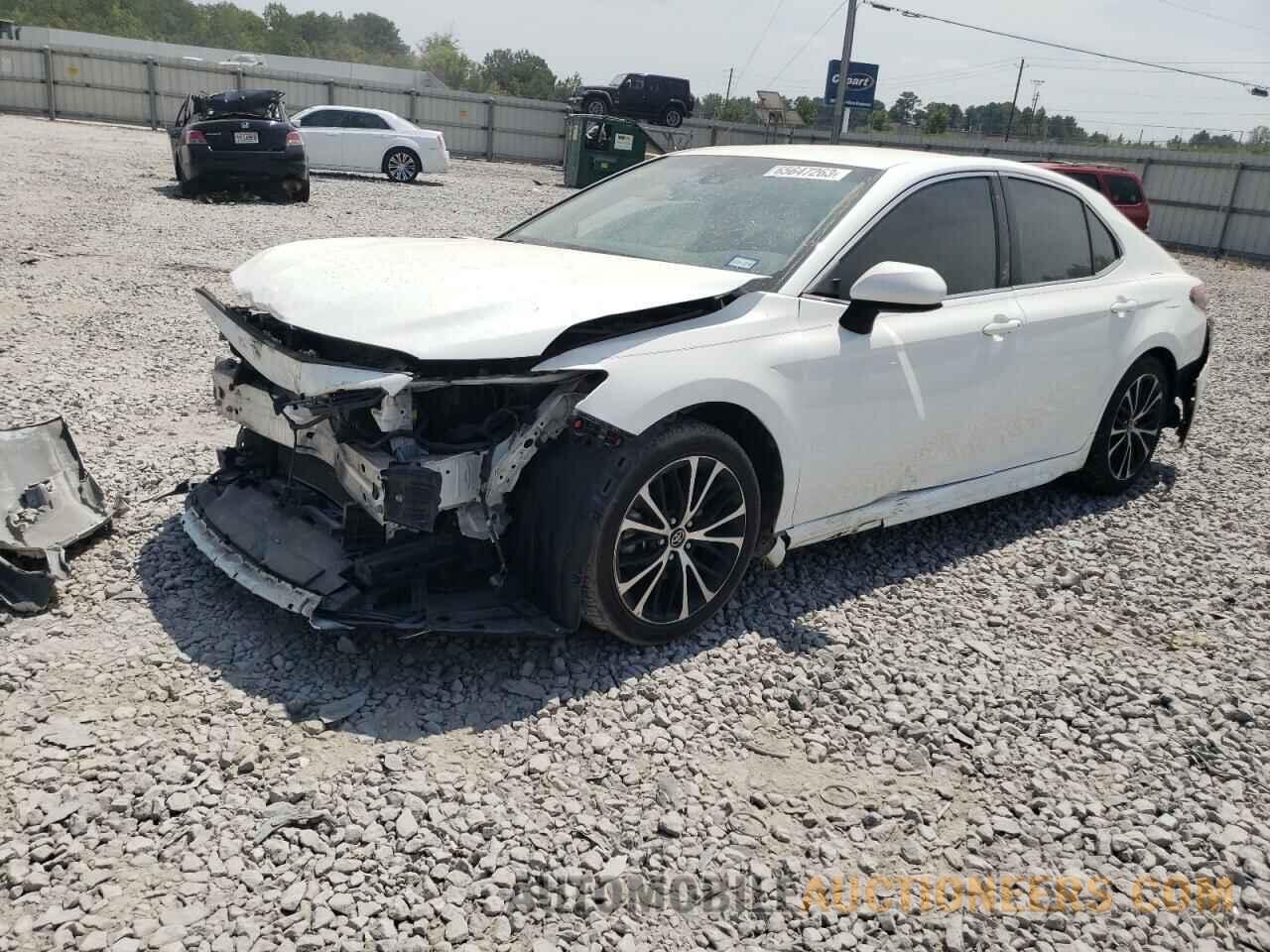 4T1B11HK5JU149558 TOYOTA CAMRY 2018